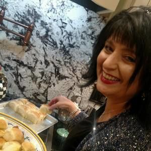 Meet your Posher, Lenore